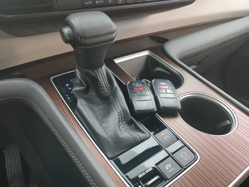 2021 Toyota Sienna LE 8-Passenger