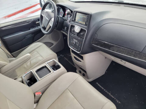 2014 Chrysler Town and Country Touring