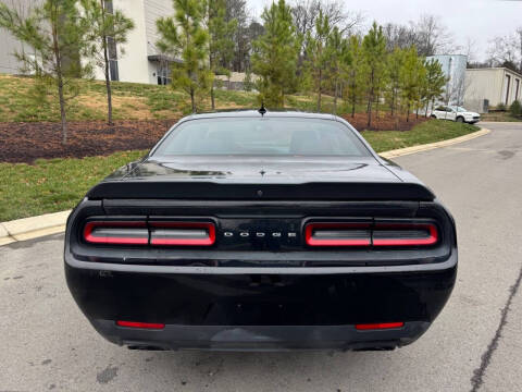 2017 Dodge Challenger 392 HEMI Scat Pack Shaker