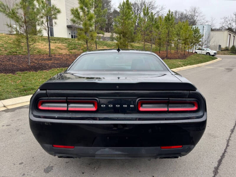 2017 Dodge Challenger 392 HEMI Scat Pack Shaker