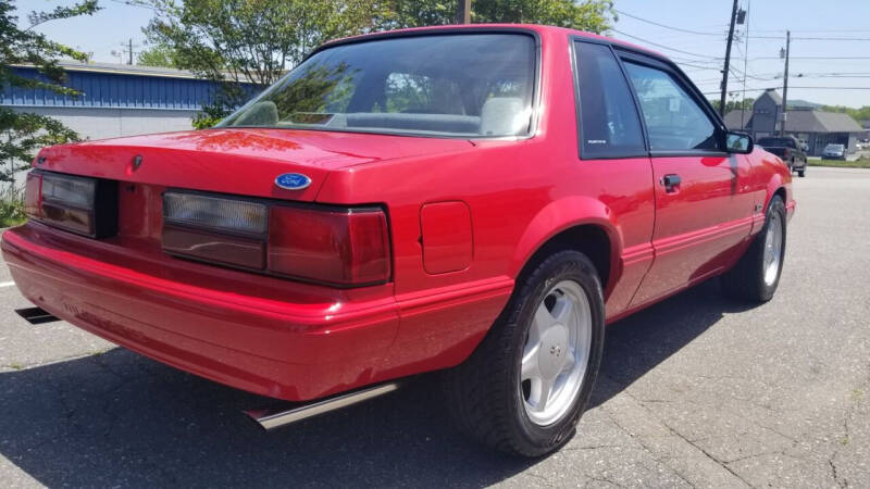 1993 Ford Mustang null photo 11