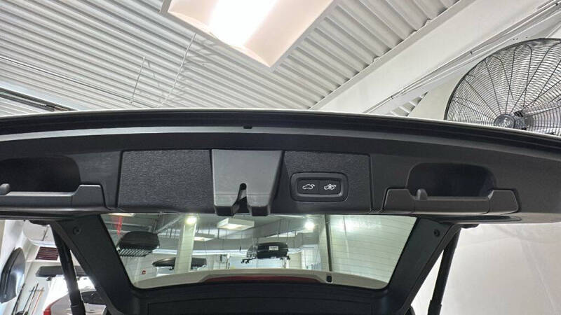 2024 Volvo XC60 B5 Core Dark Theme