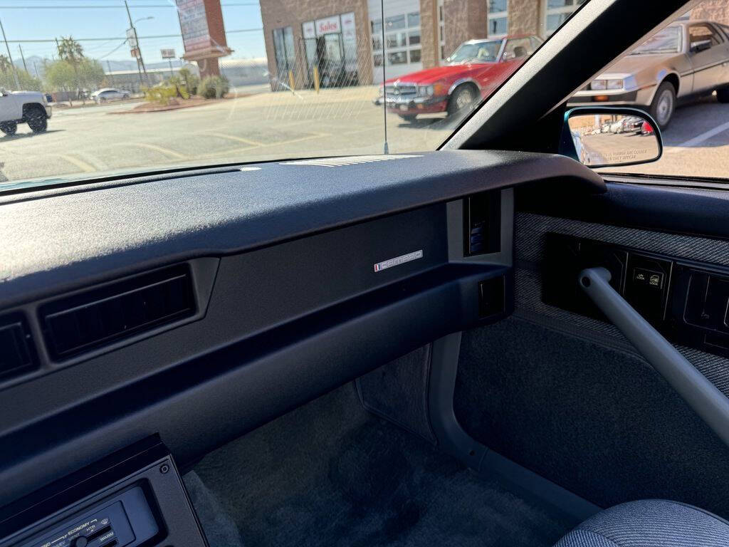 1991 Chevrolet Camaro 26