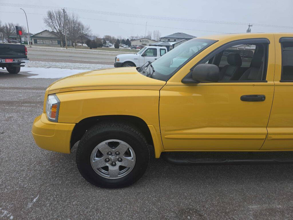 2006 Dodge Dakota 28