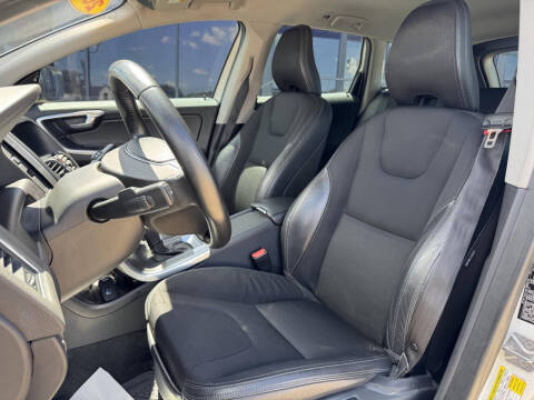 2016 Volvo XC60 T5 Drive-E