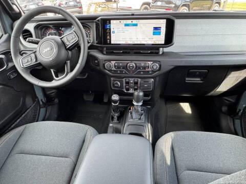 2025 Jeep Gladiator Sport