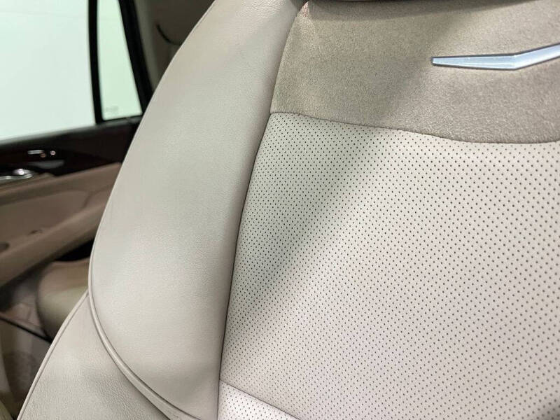 2016 Cadillac Escalade Luxury Collection