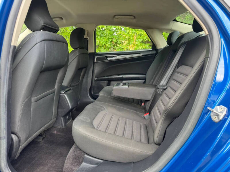 2017 Ford Fusion SE