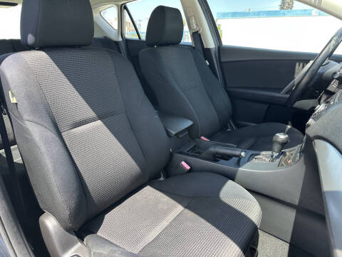 2013 Mazda MAZDA3 i Touring