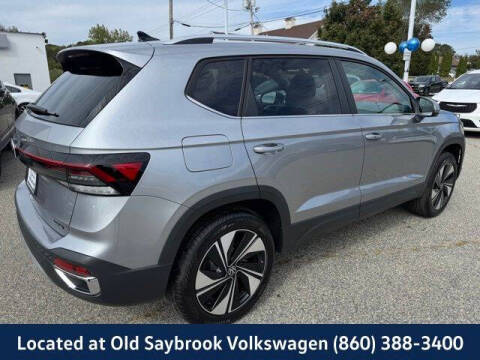 2025 Volkswagen Taos SE 4Motion