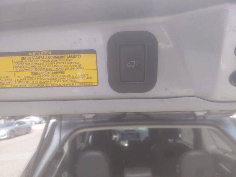 2012 Toyota Sienna SE 8-Passenger