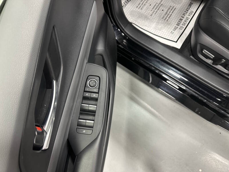 2025 Toyota Prius XLE