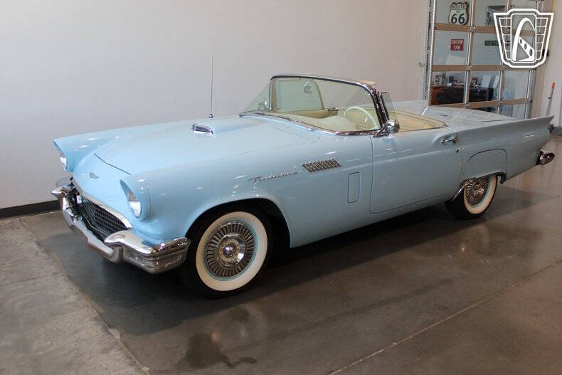 1957 Ford Thunderbird