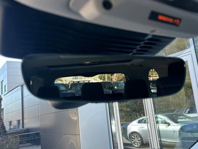 2025 Land Rover Discovery P300 Dynamic SE