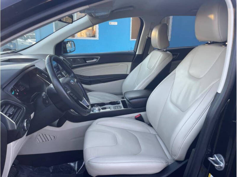 2022 Ford Edge Titanium