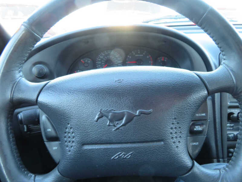 2003 Ford Mustang GT Deluxe