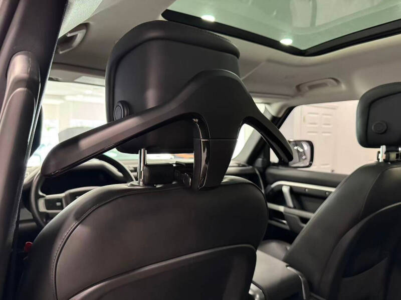 2023 Land Rover Defender 110 X-Dynamic SE