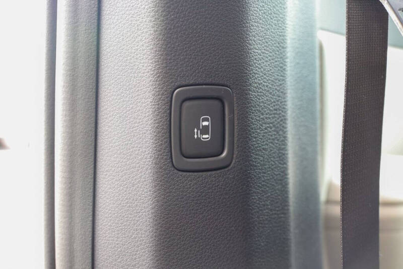 2024 Kia Carnival SX