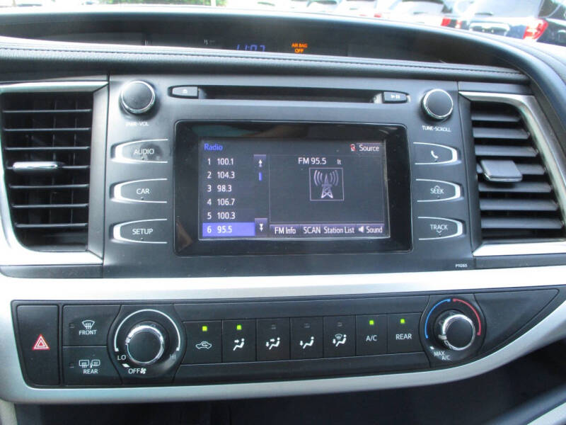 2016 Toyota Highlander LE