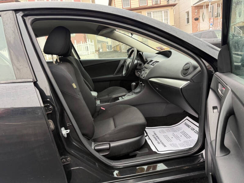 2013 Mazda MAZDA3 i SV
