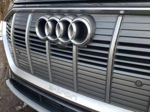 2019 Audi e-tron quattro Prestige