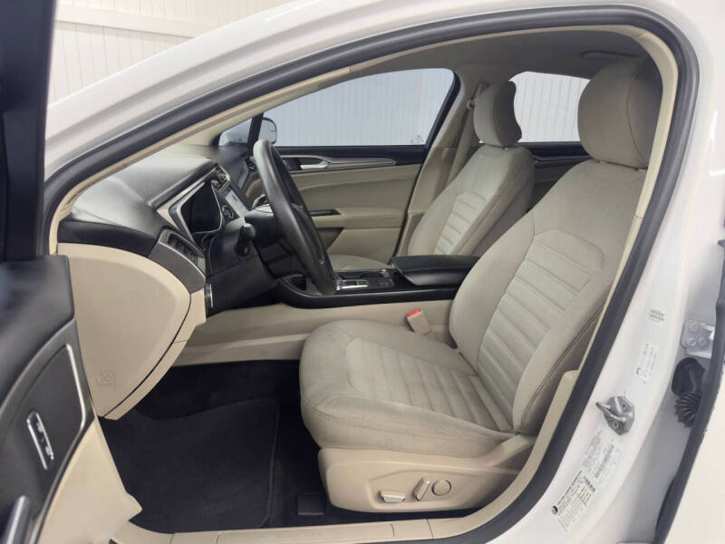 2017 Ford Fusion Hybrid SE