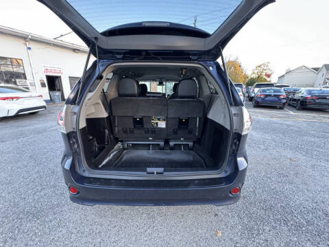 2019 Toyota Sienna SE 8-Passenger