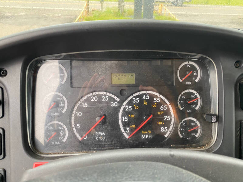 2007 Freightliner M2 106