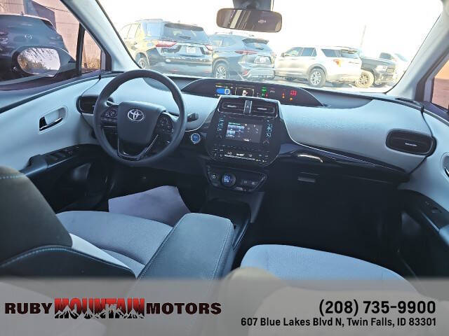 2019 Toyota Prius LE