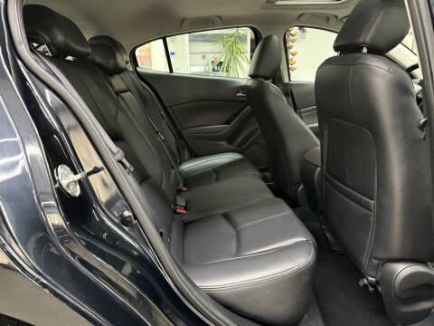 2018 Mazda MAZDA3 Touring