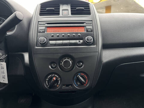 2015 Nissan Versa 1.6 S Plus