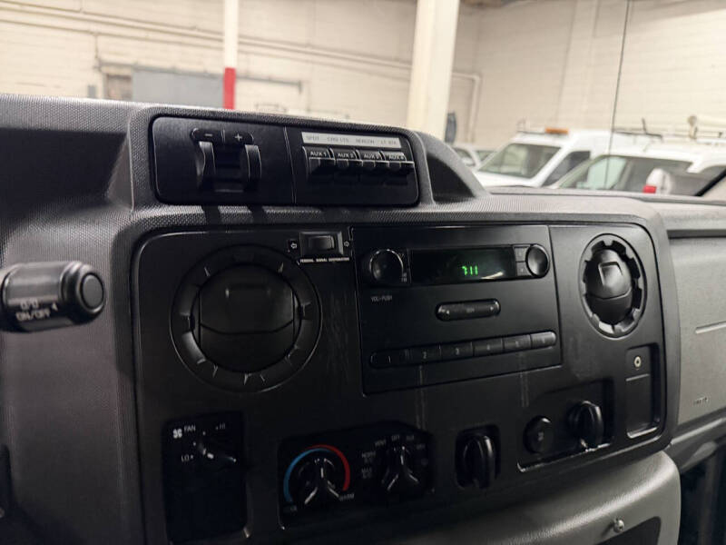 2013 Ford E-Series E-350 SD