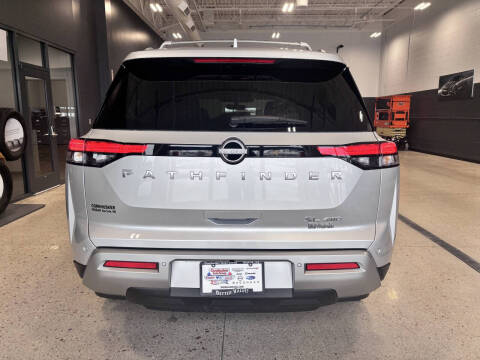 2025 Nissan Pathfinder SL