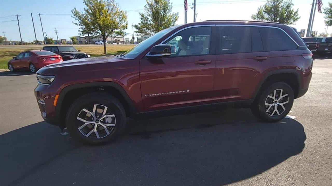 2025 Jeep Grand Cherokee for sale at Victoria Auto Sales in Victoria, MN