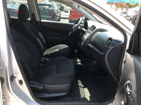 2019 Nissan Versa S Plus