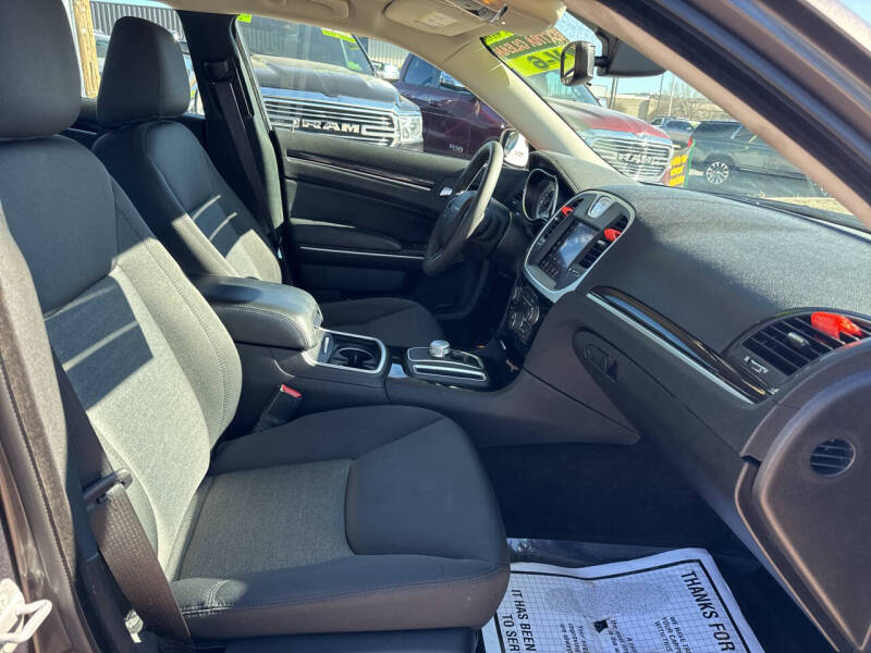 2023 Chrysler 300 Touring