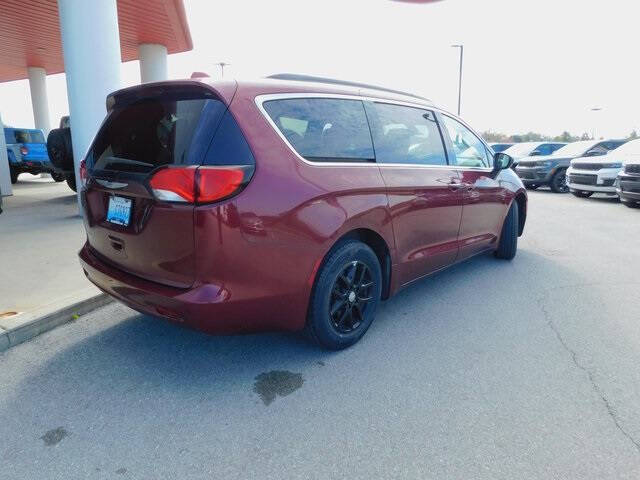 2020 Chrysler Voyager LXi