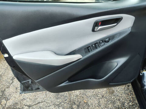 2019 Toyota Yaris LE