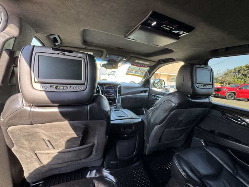 2016 Cadillac Escalade Platinum