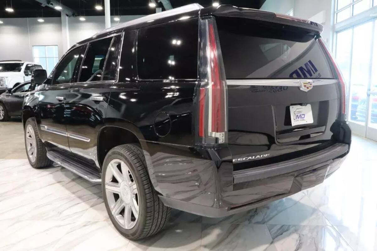 2018 Cadillac Escalade for sale at IMD MOTORS, INC in Dallas, TX