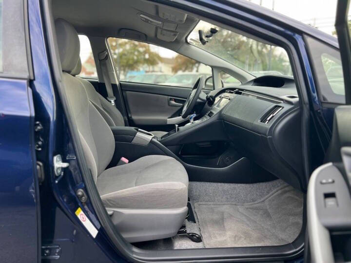 2013 Toyota Prius Four