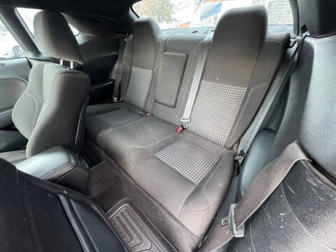 2015 Dodge Challenger SXT