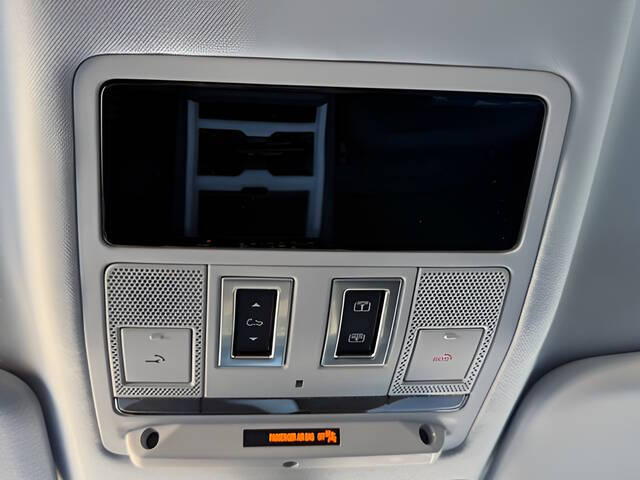 2026 Land Rover Defender 110 P300 S