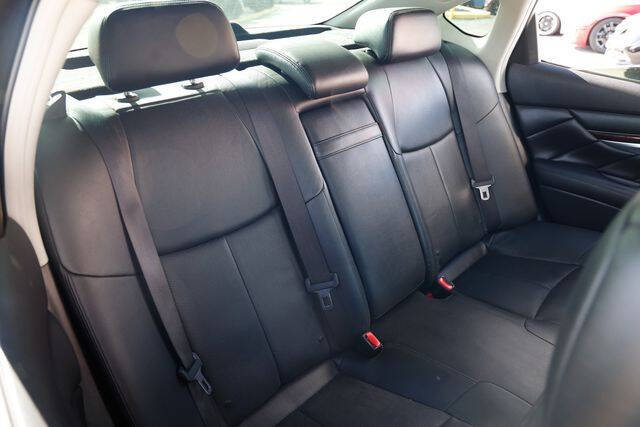 2017 Infiniti Q70 3.7