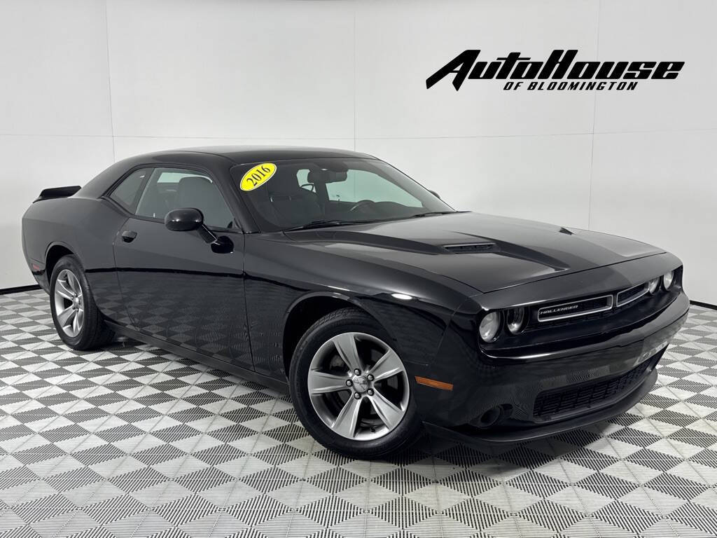 2016 Dodge Challenger SXT 2dr Coupe's photo