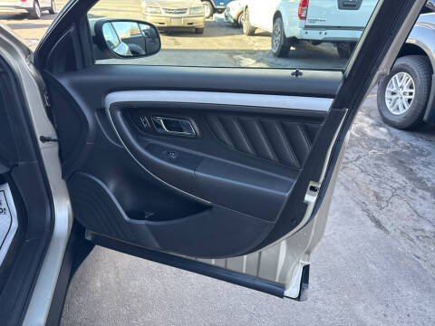 2017 Ford Taurus SEL