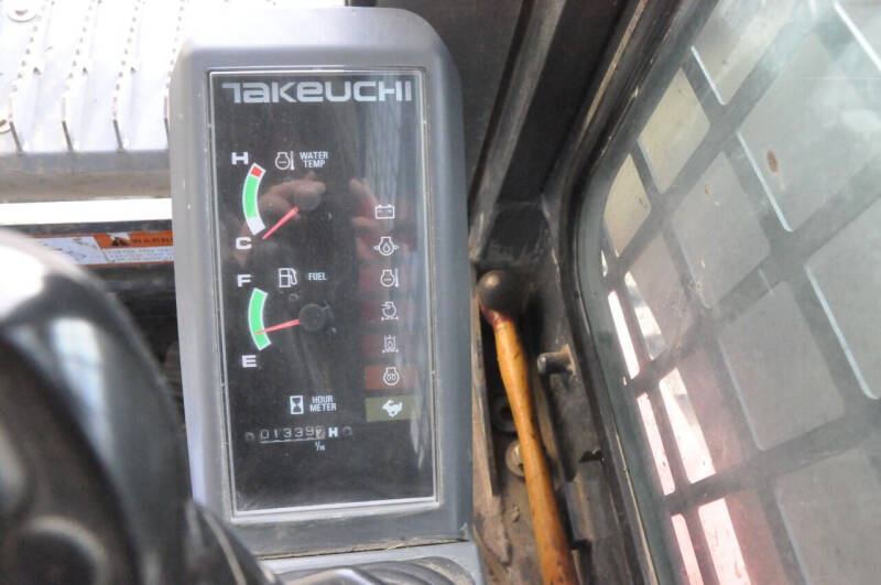 2013 Takeuchi TL240