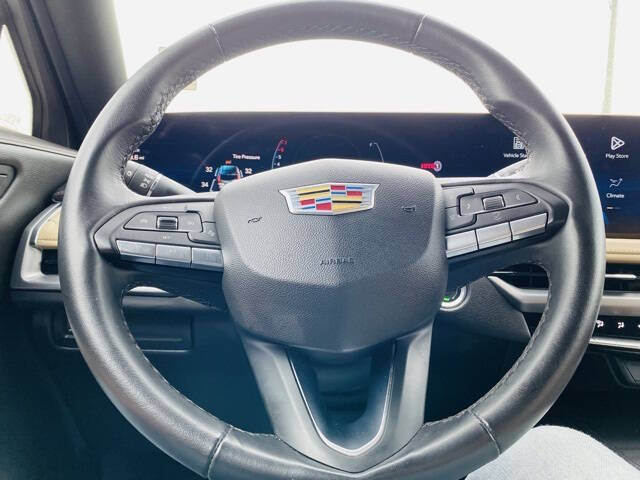 2025 Cadillac XT4 Premium Luxury