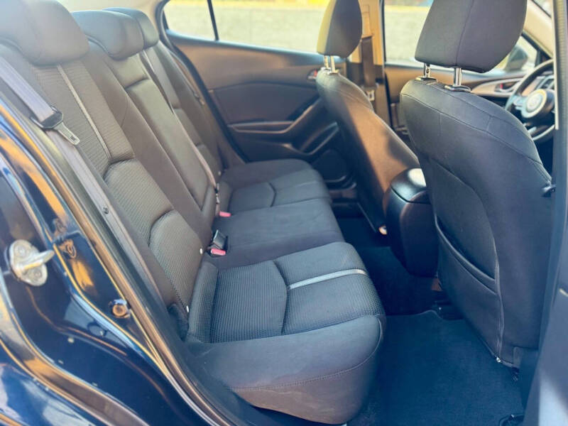 2017 Mazda MAZDA3 Sport