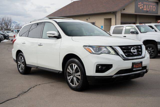 2017 Nissan Pathfinder for sale at REVOLUTIONARY AUTO in Lindon UT